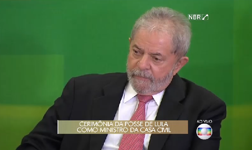 Ex-presidente Lula durante solenidade de nomeação dos novos ministros do Governo Dilma (Imagem: Globo / Reprodução)