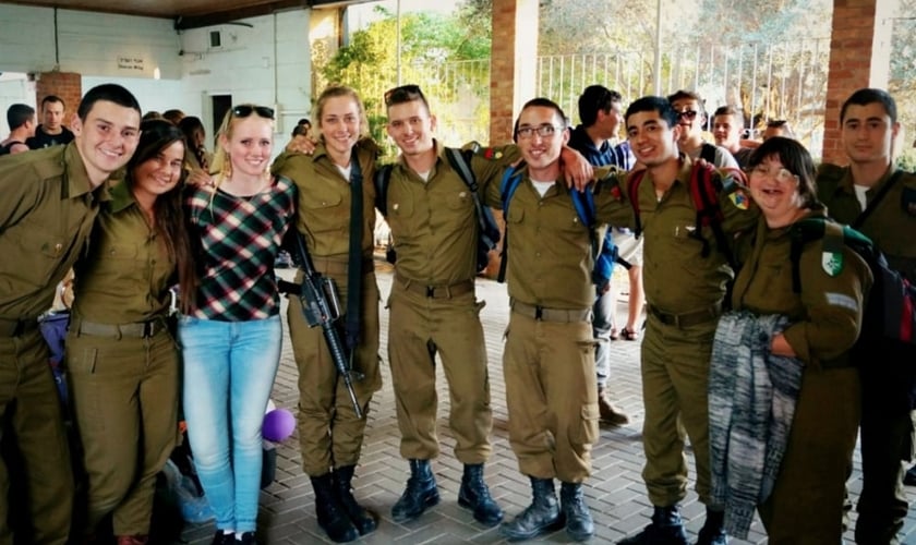 Soldados judeus messiânicos em uma conferência realizada recentemente. (Foto: Facebook)