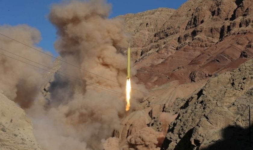 Irã faz teste com míssil capaz de carregar armas nucleares. (Foto: Reuters)