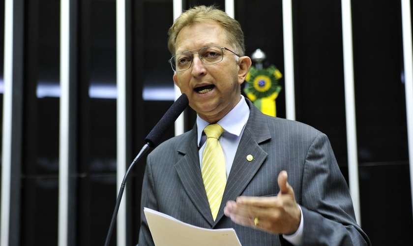 Deputado João Campos é o presidente da bancada evangélica na Câmara.