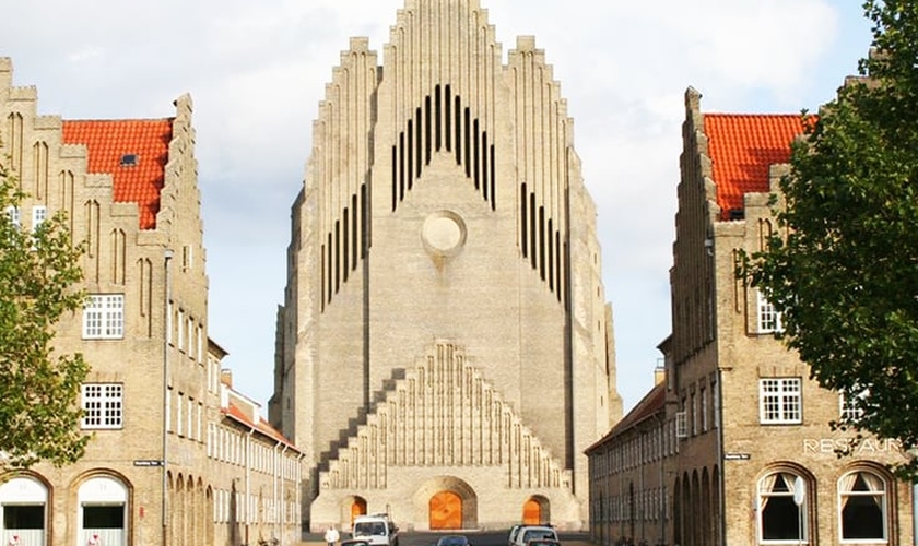 Um grupo ateísta iniciou uma campanha para incentivar cristãos a deixarem a Igreja da Dinamarca. (Foto: Reprodução)