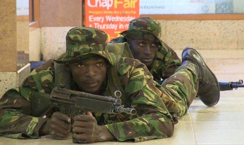Em 2013, militares do Quênia receberam ajuda das forças especiais de Israel que se juntaram aos esforços para libertar os reféns. (Foto: Reprodução).