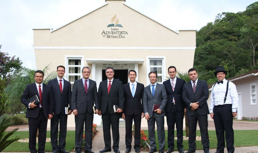 Líderes da Igreja Adventista da América do Sul, do Sul do Brasil e de Santa Catarina estiveram presentes na celebração. (Foto: ASN).