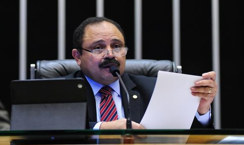 O presidente interino da Câmara determinou nova sessão para votação do processo de impeachment. (Foto: Agência Brasil).