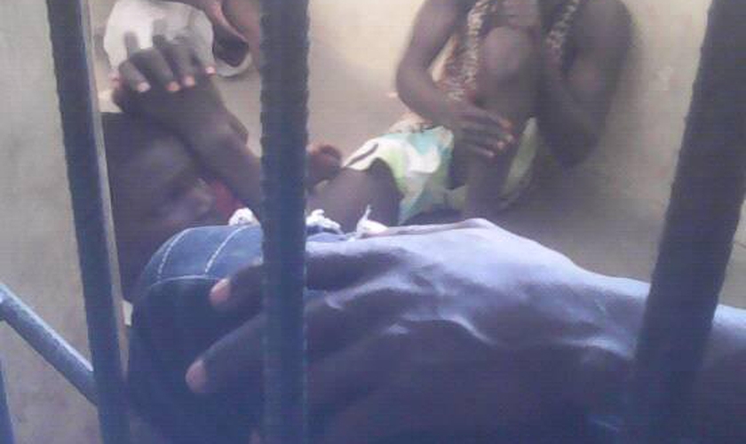 Os ladrões foram detidos pela polícia de Jalingo, capital do estado de Taraba, na Nigéria. (Foto: Reprodução/Facebook)