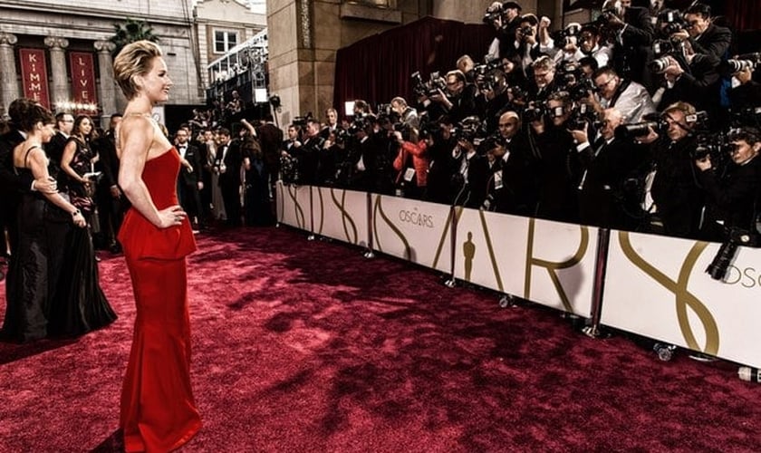Jennifer Lawrence no tapete vermelho do Oscar 2014. (Foto: Getty)