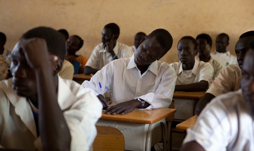 Escola no Sudão. (Foto: Benedict Desrus)