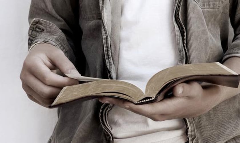 Leitura da Bíblia. (Foto: Getty)