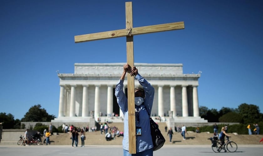 Pessoas religiosas são mais tolerantes a diferentes pontos de vista do que ateus. (Foto: Chip Somodevilla/Getty Images)
