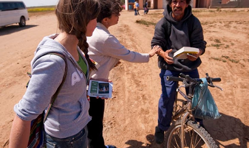 Comunidades do México estão recebendo a Bíblia pela primeira vez. (Foto: Show The Story)