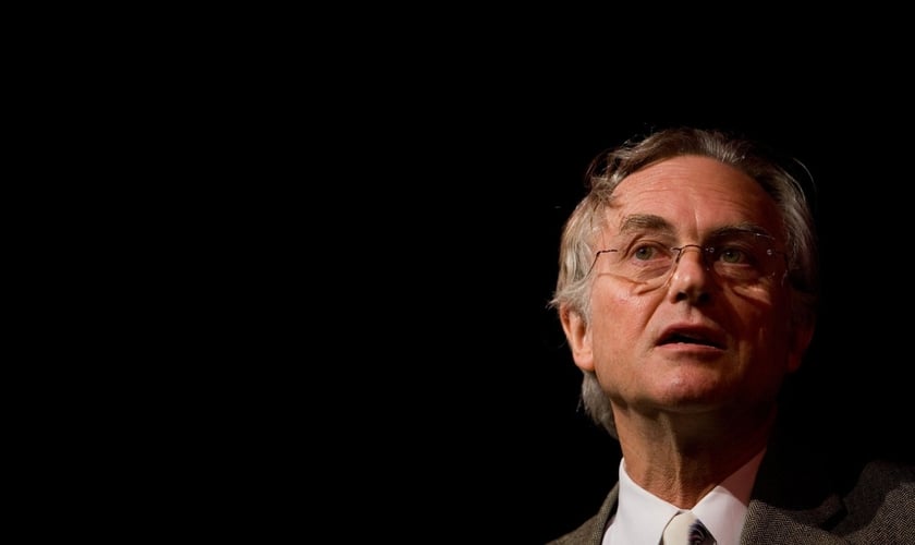 Richard Dawkins é biólogo evolucionista, etólogo e um dos principais nomes do ateísmo no mundo. (Foto: Reprodução)