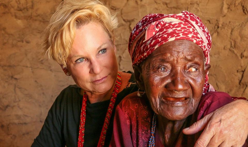 Heidi Baker iniciou seu ministério em Moçambique, na África, há 20 anos. (Foto: Reprodução/Facebook)