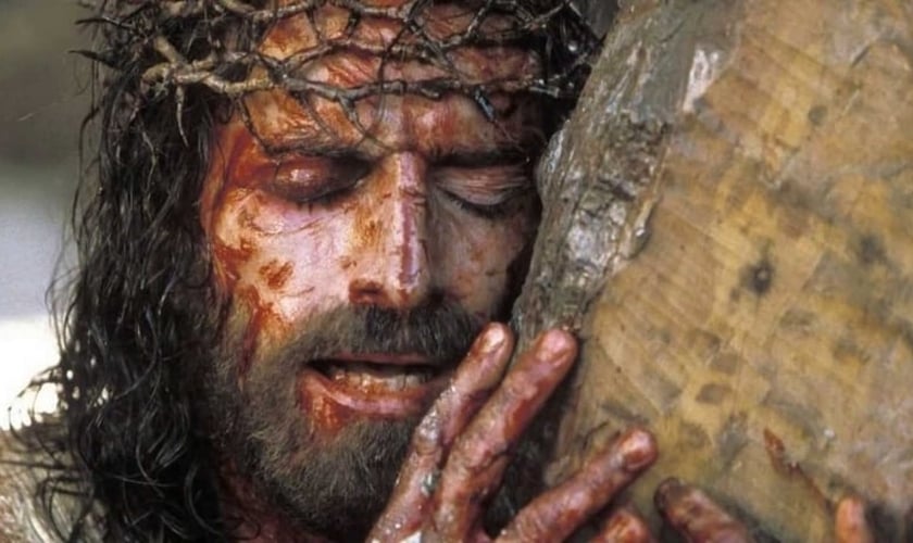 Jim Caviezel interpretou Jesus Cristo no filme “A Paixão de Cristo”, dirigido por Mel Gibson. (Foto: Reprodução)