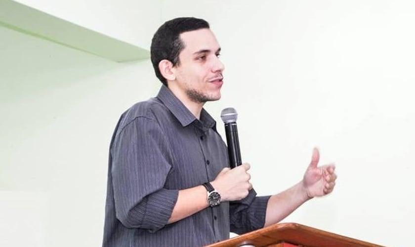 O pastor David Riker é líder do Ministério SER e vice-presidente do Exodus Brasil. (Foto: Reprodução/Facebook).