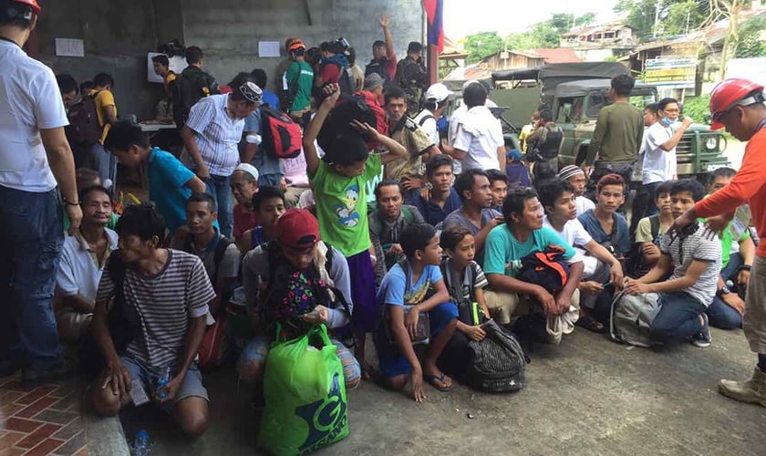 Cerca de 50 mil pessoas ainda vivem em abrigos temporários. (Foto: Chiara Zambrano, ABS-CBN News).