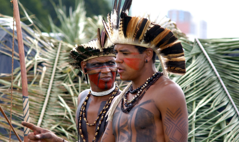 Os índios pataxós são conhecidos por manter suas tradições culturais ao máximo, dificultando o acesso do Evangelho. (Foto: Valter Campanato/ABr).
