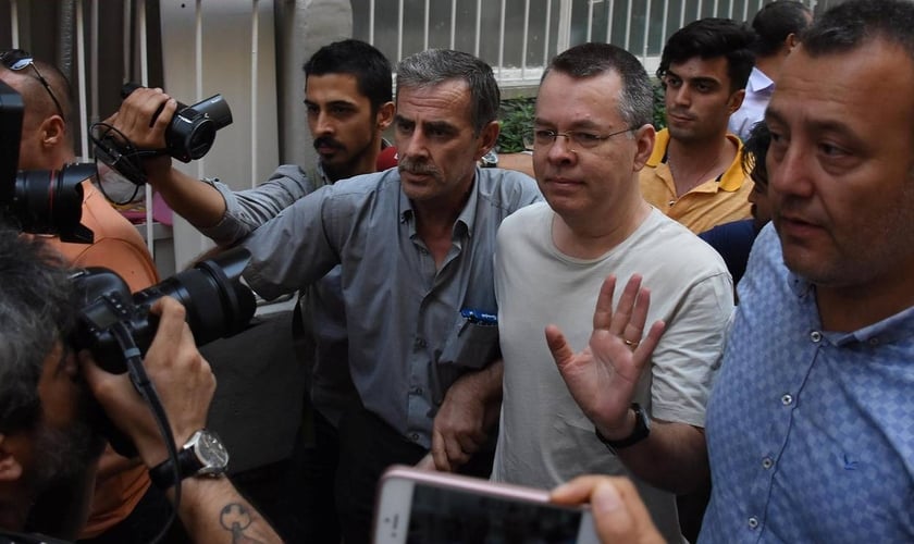 Pastor Andrew Brunson participou de uma audiência em um tribunal turco, no dia 18 de julho. (Foto: Reuters)