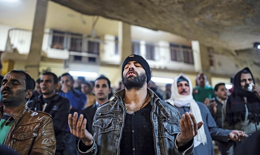 Mais de 1.500 muçulmanos se entregaram a Jesus nas últimas três semanas da campanha de jejum e oração da Bíblias para o Oriente Médio. (Foto: Human Life Matters)
