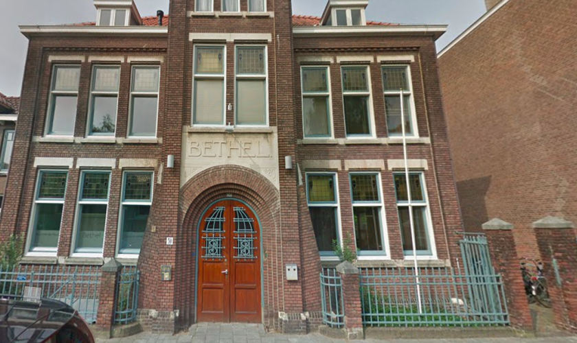 A Igreja Bethel está realizando na Holanda um culto que já passou das 700 horas para impedir que uma família seja deportada. (Foto: Archy news nety 