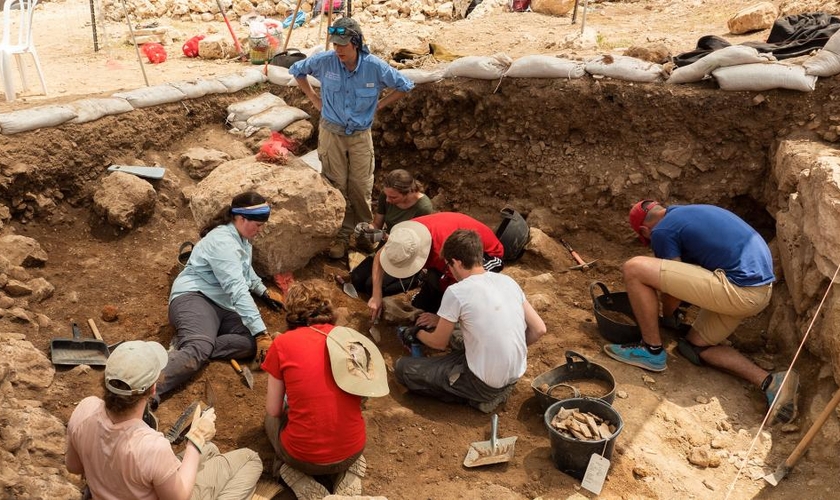 Arqueólogos escavam a área de Siló, região citada na Bíblia como o local da divisão das 12 tribos de Israel. (Foto: CBN News)