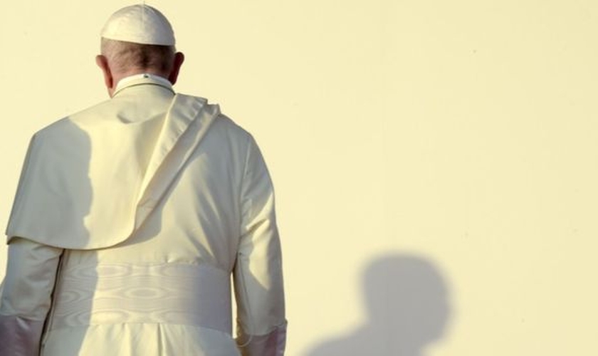 Papa Francisco enfrenta denúncias de casos de abusos sexuais de crianças na Igreja Católica. (Foto: Reprodução/AFP)