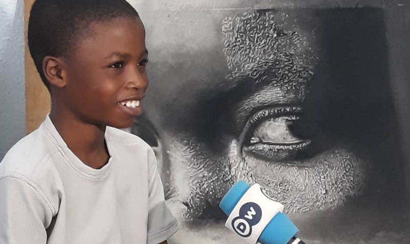 Aos 11 anos, Waris Kareem Olamilekan torna-se famoso por pintar retratos hiper-realistas. (Foto: Reprodução/Instagram)