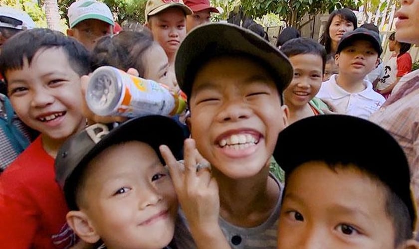 O Superbook tem alcançado muitas crianças vietnamitas por meio das igrejas locais. (Foto: CBN News)