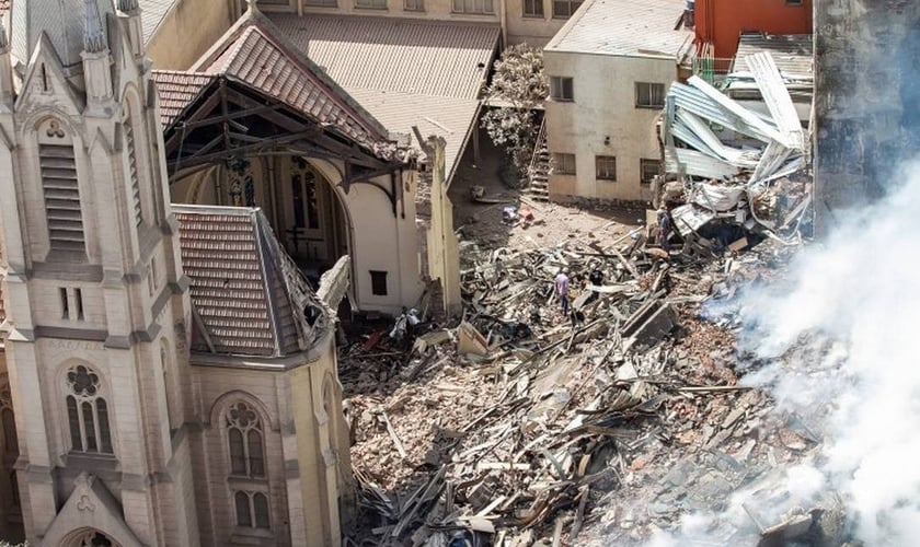 Igreja Luterana foi destruída após prédio desabar no Largo do Paissandu, em São Paulo. (Foto: Marivaldo Oliveira/Código19 /Agência O Globo)