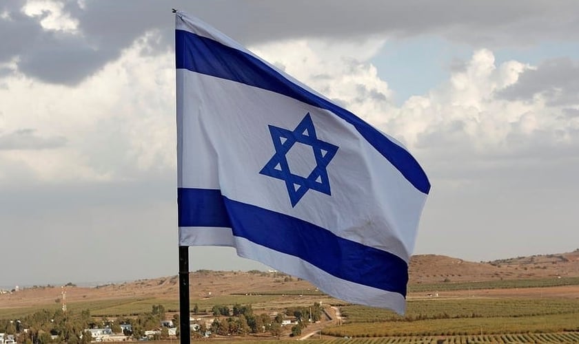 Bandeira de Israel nas Colinas de Golan. (Foto: Reprodução/Ronald Jansen).