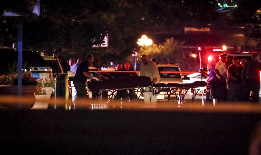 Ataque a tiros em duas cidades dos EUA mataram 29 pessoas e deixaram mais de 50 feridos. (Foto: AP/John Minchillo)