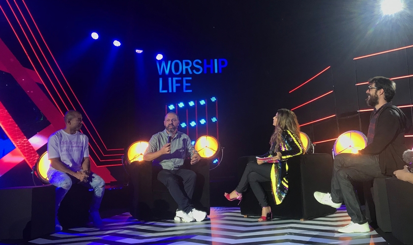 Aline Barros recebeu convidados na estreia de seu programa "Worship Life", contando com o apoio da Deezer. (Foto: Divulgação)