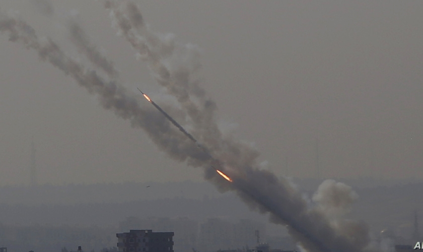 Mais de 250 foguetes já foram lançados contra Israel em menos de dois dias. (Foto: AP Photo)