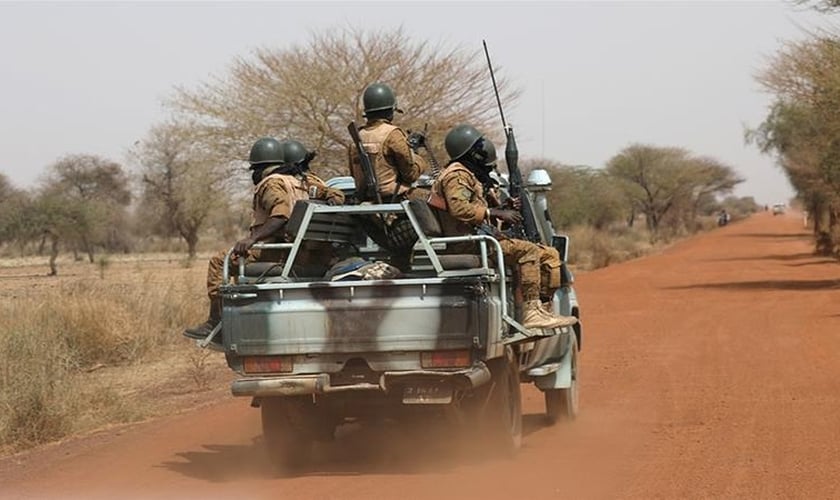 Burkina Faso tem lutado com a crescente agitação atribuída a grupos ligados à Al-Qaeda e ao Estado Islâmico do Iraque e ao grupo Levant. (Foto: Luc Gnago/Reuters)