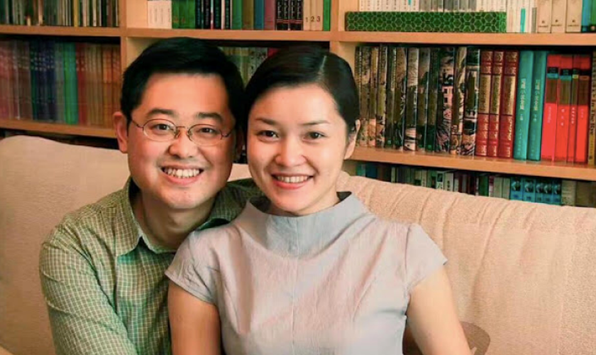 Pastor Wang Yi (esquerda) e sua esposa Jiang Rong (direita) foram presos no mesmo dia, porém ela foi libertada e ele condenado a 9 anos de prisão na China. (Foto: China Aid)