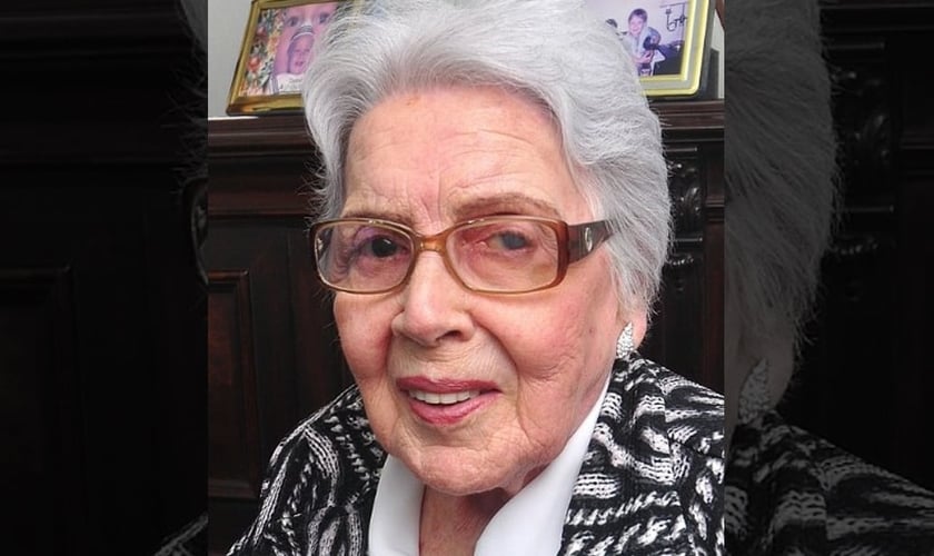 Aos 91 anos, Dyrce de Laponte Machado Brandão leu a Bíblia 89 vezes. (Foto: Arquivo Pessoal)