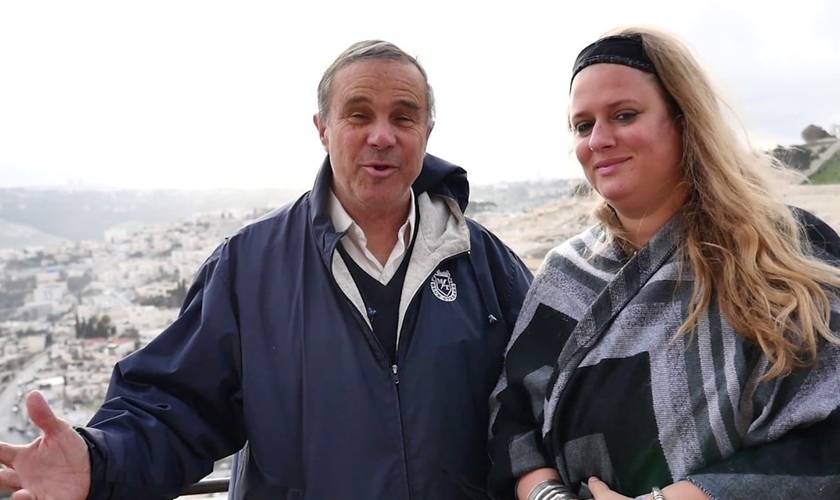 O pastor Tom Hess é fundador da Casa de Oração de Jerusalém para Todas as Nações (JHOPAN). (Foto: Reprodução)