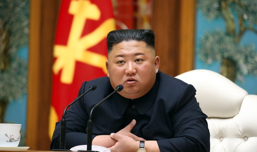 O líder norte-coreano Kim Jong-un, na última vez que foi visto em público, 11 de abril 2020, na reunião do Bureau Político do Partido dos Trabalhadores da Coreia. (Foto: Reuters)
