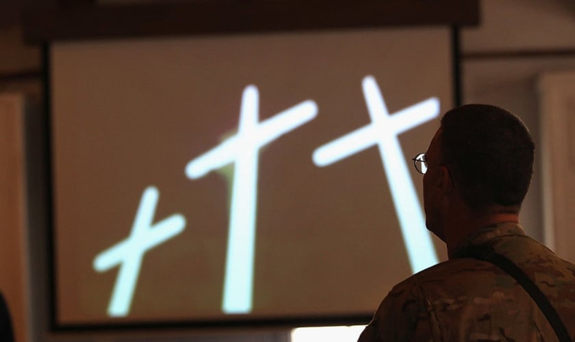 Soldados americanos se reuniram para cultos e orações em solenidade para homenagear vítimas do trágico 11 de setembro. (Foto: John Moore/Getty Images)