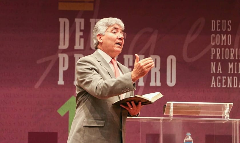 Pastor Hernandes Dias Lopes durante pregação. (Foto: Igreja Presbiteriana de Pinheiros)
