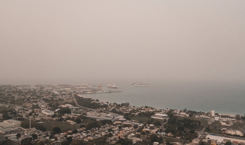 Nuvem de poeira do Saara já chegou ao Caribe e se aproxima dos EUA. (Foto: Reuters)