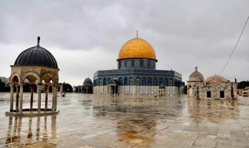 Imagem do complexo da mesquita Al-Aqsa na Cidade Velha de Jerusalém. (Foto: AFP)