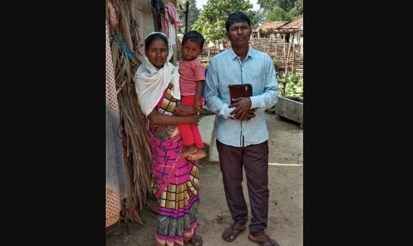 O pastor e missionário Munshi Dev Tado era casado e pai de quatro filhos. Foi assassinado após ter a realização de um culto interrompida em sua própria casa. (Foto: Morning Star News)
