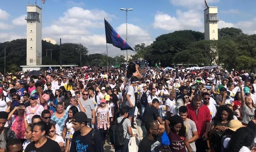 Fiéis participam da Marcha para Jesus em São Paulo em 2019. (Foto: Patricia Figueiredo/G1)