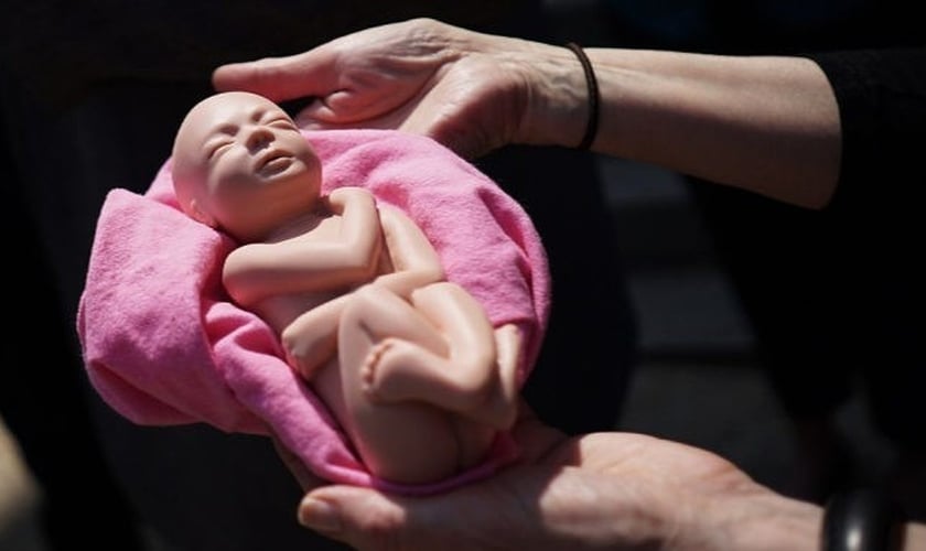 A França realiza cerca de 220.000 abortos legais todos os anos. (Foto: Mandel Ngan / AFP / Getty)
