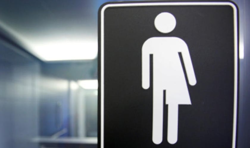 O uso de banheiros conforme a "identidade de gênero" tem gerado grandes debates em diversos países do mundo, devido aos perigos que traz consigo. (Foto: SBS)