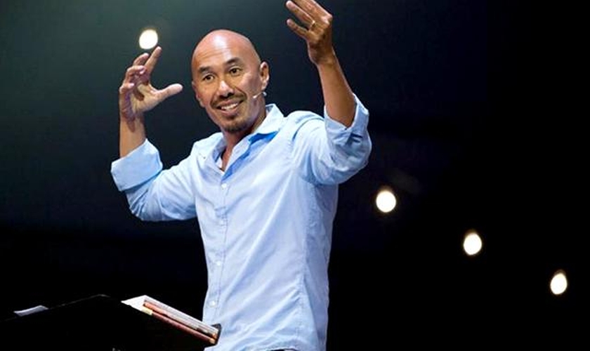 Francis Chan é fundador da Cornerstone Church e atualmente mora em Hong Kong. (Foto: CBN News)