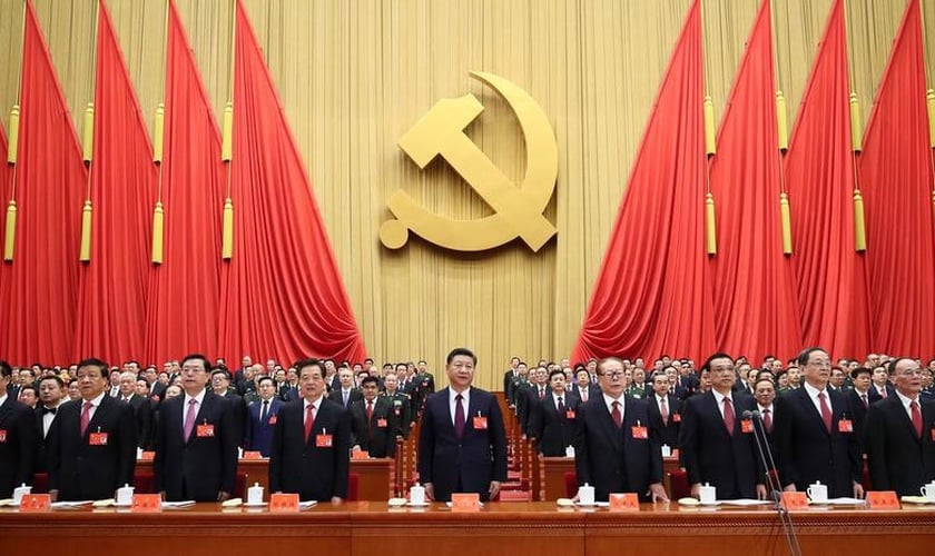 Liderado por Xi Jinping, o Partido Comunista Chinês vem oprimindo cada vez mais qualquer tipo de expressão de fé no país. (Foto: China Teacher)