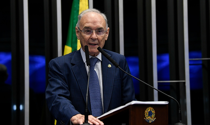 O senador Arolde de Oliveira morreu aos 83 anos, vítima de Covid-19. (Foto: Jefferson Rudy/Agência Senado)