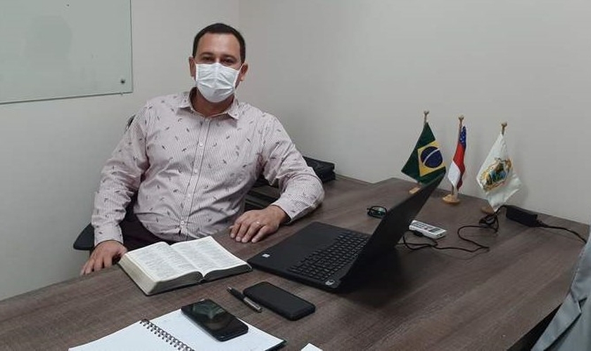 Vereador Raiff Matos, em seu gabinete na Câmara Municipal de Manaus. (Foto: Reprodução / A Crítica)