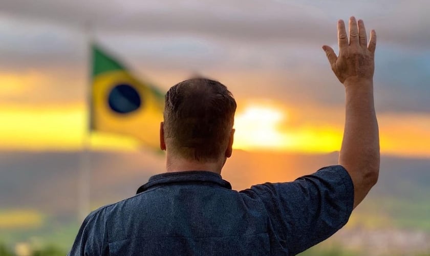 O pastor Joel Engel convida líderes e intercessores para uma campanha de oração pelo Brasil. (Foto: Ministério Engel)